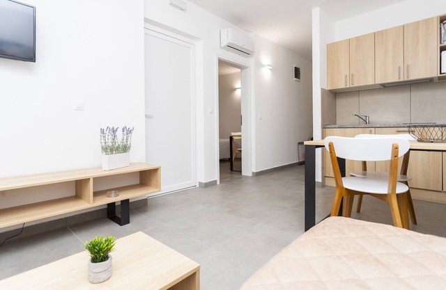 Apartments Medena (97921-A10) - Seget Donji