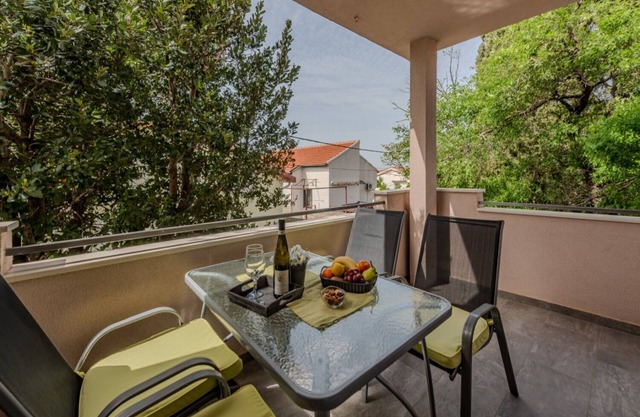 Apartments Mil (111871-A1) - Karlobag