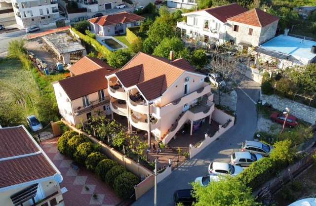 Apartments Vuksanovic