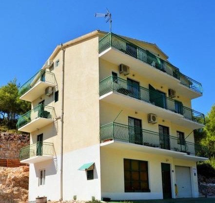 Apartments with a parking space Drvenik Donja vala, Makarska - 12297