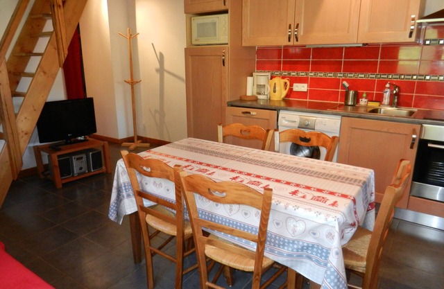 Apartments with terrace overlooking Mont Blanc, 2 bedrooms, in a renovated farmhouse.