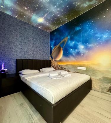 ApartPoltava УНІКАЛЬНІ апартаменти у ЦЕНТРІ з видом на театр Гоголя SOUL TOUCH