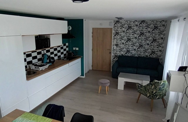 Appartement Neuf, à 5minutes de la Plage, Commerce au Rdc, Pour 4 Personnes