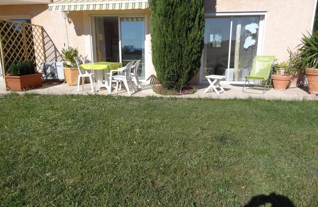 appart ground floor with terrace, garden in villa