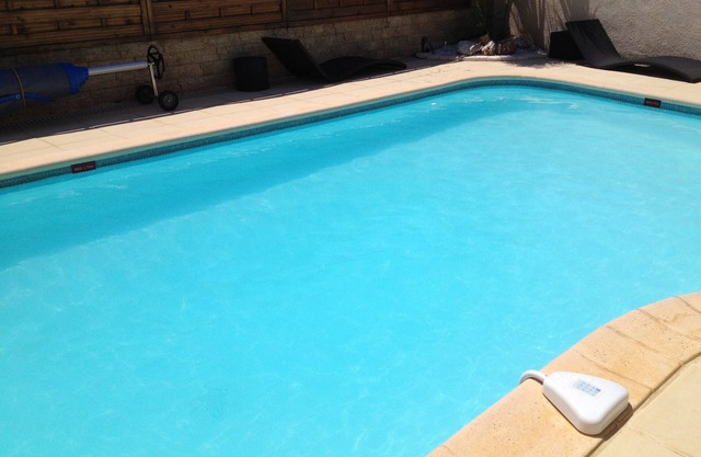 Appart T2 40m2 in villa, 4/5pers, swimming pool 8x4x6m, 300m from the beach