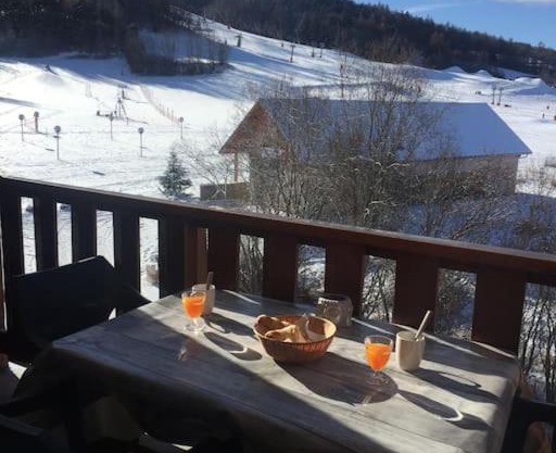 Appart très ensoleillé 5-6 pers au pied des pistes