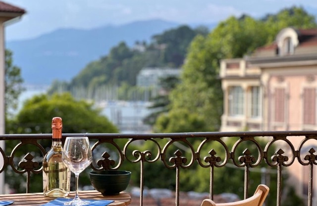 Appartamento Maggiore: central, with partial lake view and free parking