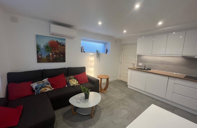 Appartement T2 au Calme , 2 à 4 Personnes, Parking Privé, Entièrement Équipé