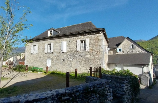 Appartement au 2nd Étage de la Maison Familiale au Centre de Lescun