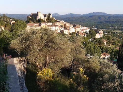 Appartement au cœur du village de CALLIAN