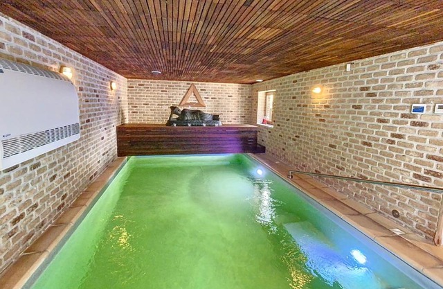 Appartement au calme - Duplex 3 CH - 5 pers avec piscine intérieure 32C Namur - 5 min E42 sortie 12 Namur Ouest