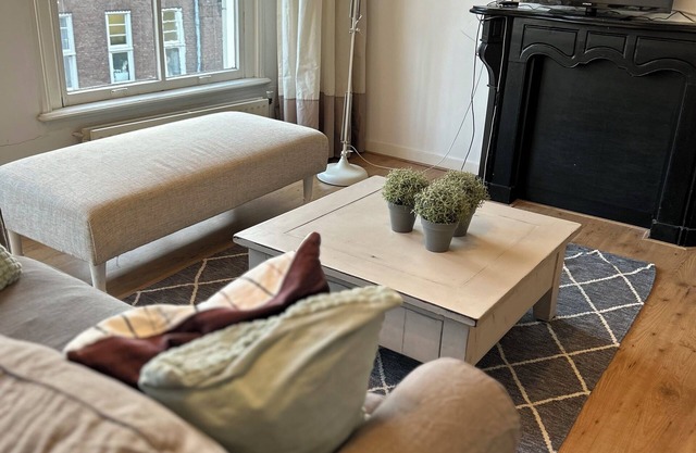 Appartement Bommel second floor historic center.