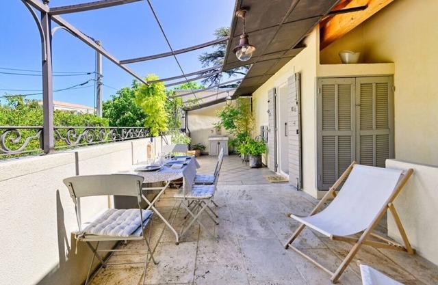 Appartement de Charme Dans Maison de Ville, Climatisé, Grande Terrasse