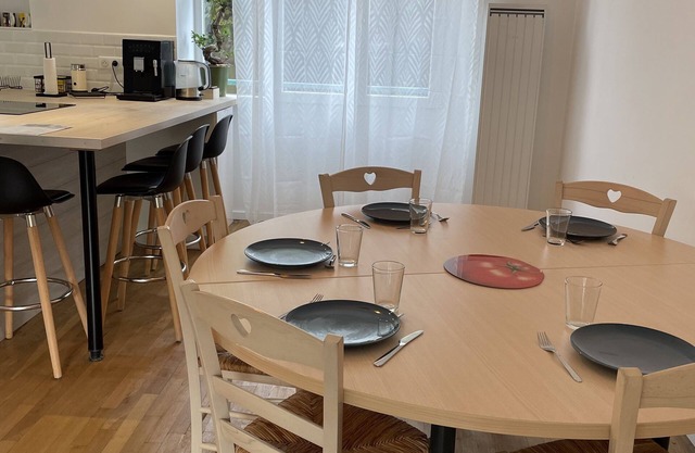 Appartement du Lion, à 10 Minutes du Centre Ville, Stationnement Idéal!