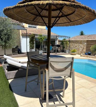 Appartement duplex meublé avec vue sur piscine