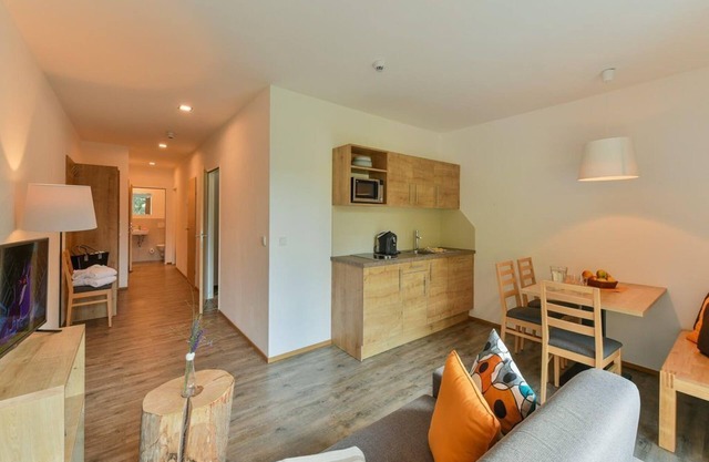 Appartement L 2 SZ mit Balkon - Aparthotel Alpine Lodge Klösterle am Arlberg