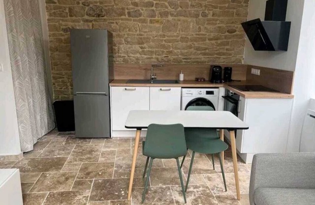 Appartement Lumineux en Rdc, Pour Séjour Touristique ou Professionnel