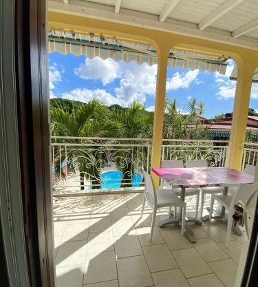 Appartement lumineux à Pointe-Noire avec piscine partagée