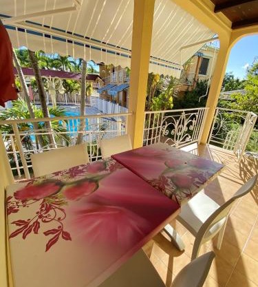 Appartement lumineux à Pointe-Noire 36 m² avec piscine partagée