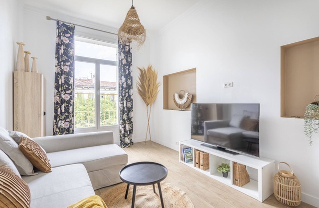 Appartement Plein Centre Spacieux