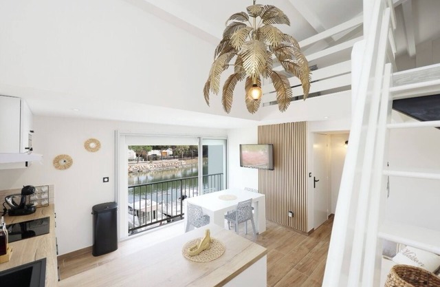 Appartement Refait à Neuf, a Étrenner, les Pieds Dans L'eau