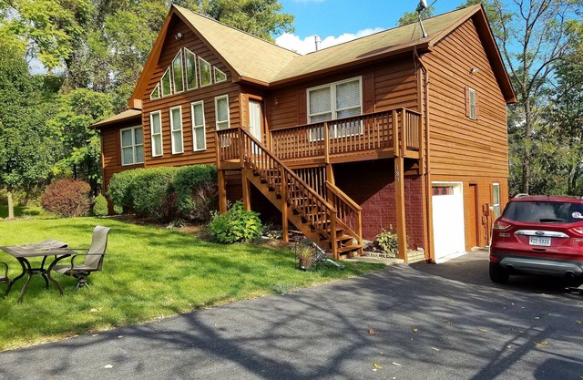 Apple Mountain Retreat