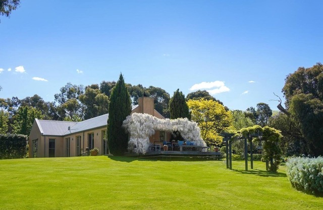 Applegarth - a breathtaking rural property with Hanging Rock views.