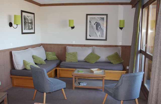 APPT 6 PERS, 2 CH, 2 S DE B, VUE VALLEE, COEUR DE STATION