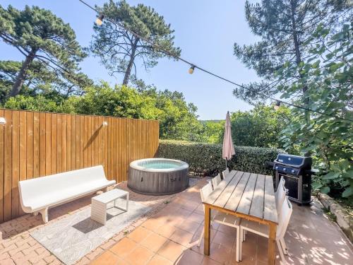 Appt privé/piscine jacuzzi/10 min à pied de la plage