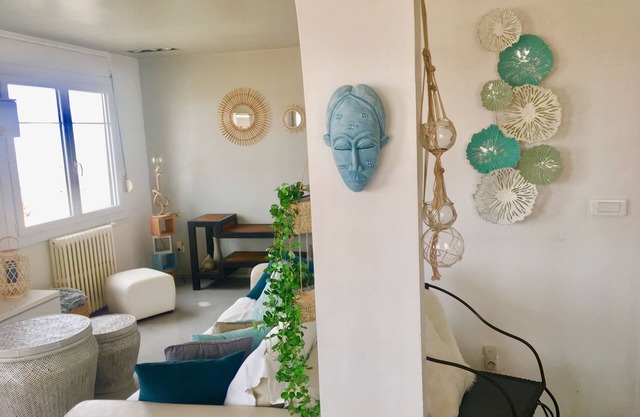 Apt 85m² design heart of Montpellier near train station