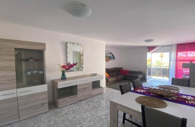 Apt. ManRey 2B - Zafiro