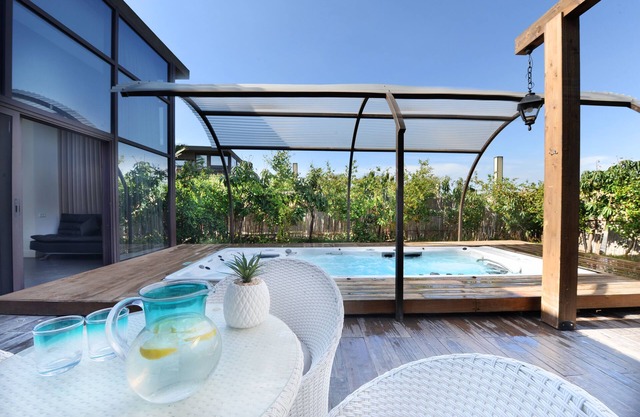 Aquaduct Hotel