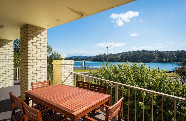 Aquarius Merimbula 3 bedroom Lake View