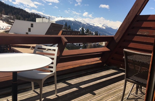 ARC 1600 Studio top floor south-facing terrace sleeps 4