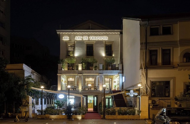 Arc de Triomphe by CityBookings