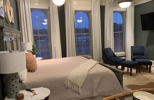 Archer Suite- Remedies Inn historic downtown