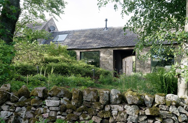 Architect designed hilltop hideaway near Edinburgh with wood-fired sauna.