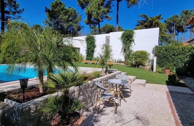 Architect Villa with private pool, 3 minutes to the beach and 20 min to Lisbon