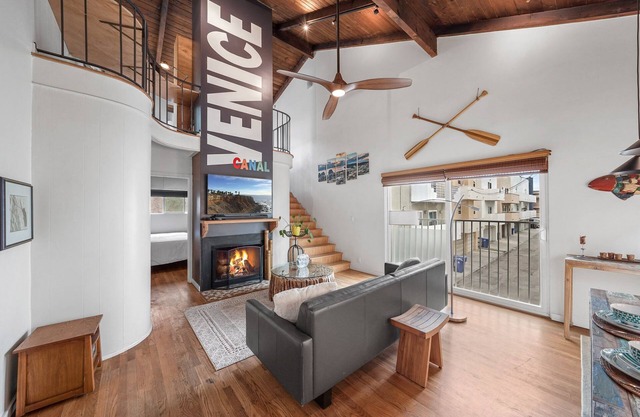 Architectural Loft on Venice Canal | Incredible Outdoor Patio