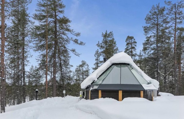 Arctic light hut by Interhome