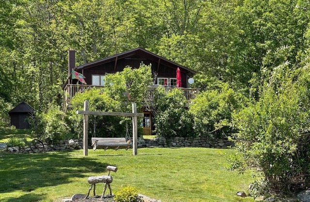 Are you ready to relax and enjoy the fresh mountain air in privacy?