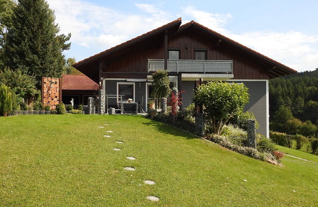 Arrive and feel at home in a charming, quiet, large * Rosen fewo.