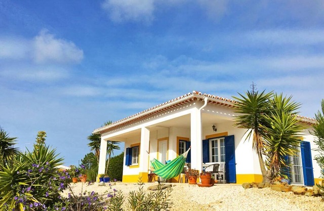 Arrive & feel comfortable in our bright summer house.