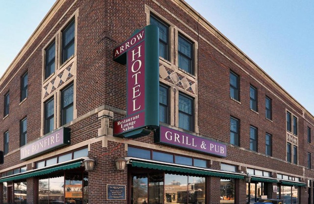 Arrow Hotel