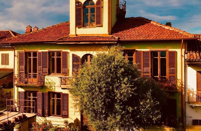 Art Nouveau villa in Piedmont with tower and beautiful views (C.I.R.) 00508200007)