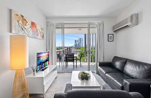 Artsy Destination! Compact & Cosy 2 BR Apart @ Val