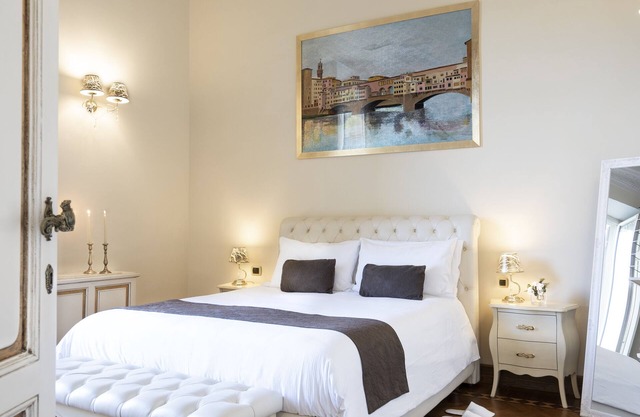 ARTWORK APARTMENT IN FLORENCE CITY CENTER
