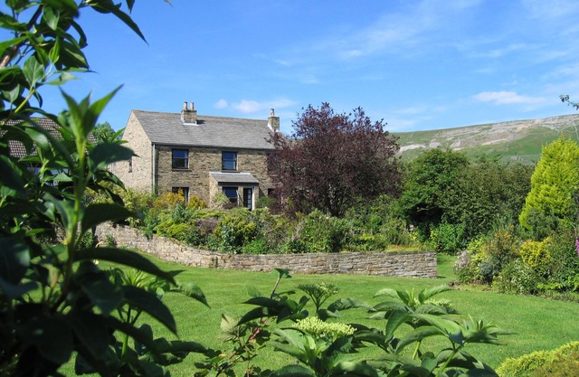 Ashcroft Cottage Reeth, set in two acres garden, river, ponds, amazing views