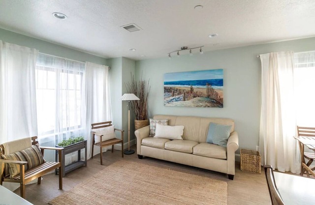 Aspenwood Manor- Perfect Paradise in Provo! (Ocean themed condo)