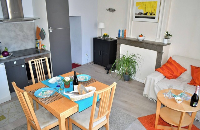 At'Home, in the historic center of Montelimar, cosy T2, Wifi